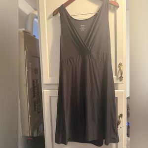 Women’s Black Sleeveless V-Neck Maxi Dress